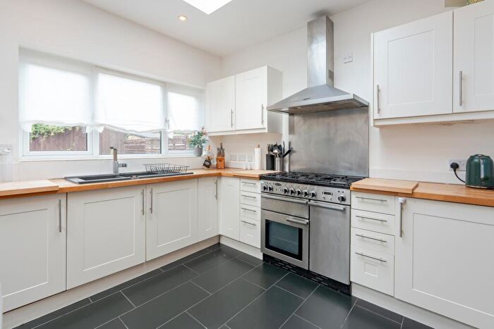 3 Bedroom Detached House To Rent In Stephen Road, Headington, Oxford, Oxfordshire, OX3