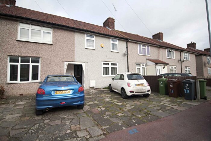 3 Bedroom Terraced House For Sale In Robinson Road, Dagenham, RM10