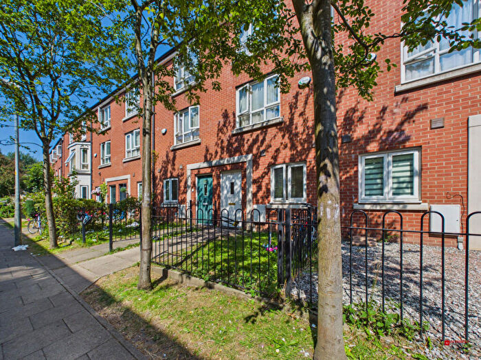 4 Bedroom Terraced House For Sale In Topfields Grove, Salford, M7