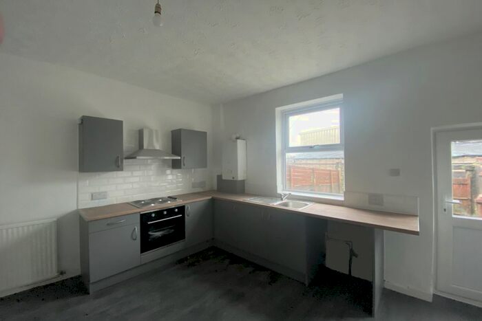 3 Bedroom Terraced House To Rent In Malt Street, Accrington, Lancashire, Dr, Uk, BB5