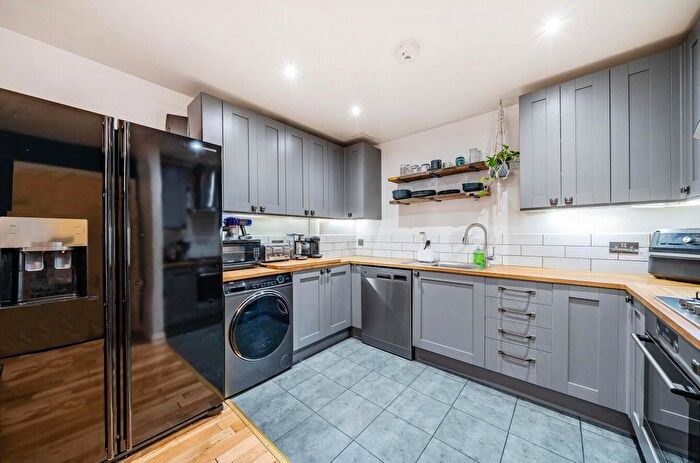2 Bedroom Flat For Sale In Norman Road, London, SE10