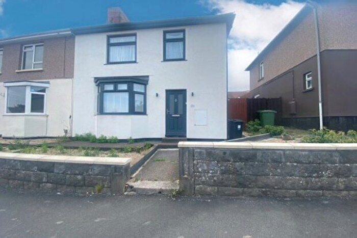 3 Bedroom Semi-Detached House To Rent In Worcester Road, Bristol, BS15