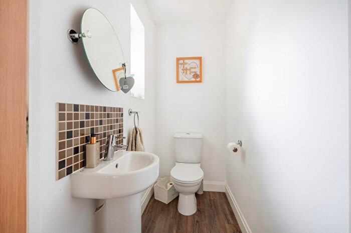 4 Bedroom Detached House For Sale In Victory Avenue, Bradwell, NR31