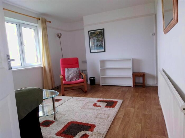 1 Bedroom Flat To Rent In Nicander Place, Mayhill, Swansea, SA1