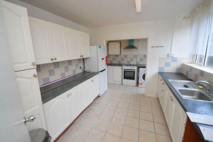 4 Bedroom Terraced House To Rent In Keir Hardie Way, Barking, IG11
