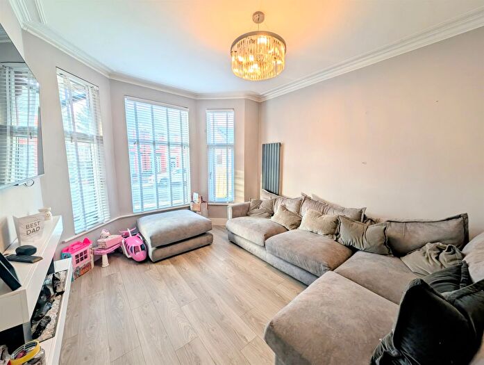 3 Bedroom End Of Terrace House For Sale In Easton Road, New Ferry, Wirral, CH62