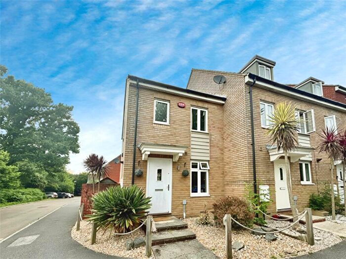 2 Bedroom End Of Terrace House To Rent In Pomeroy Crescent, Hedge End, Southampton, Hampshire, SO30