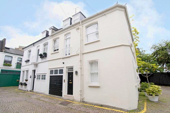 3 Bedroom Mews House To Rent In Cornwall Gardens Walk, London, SW7