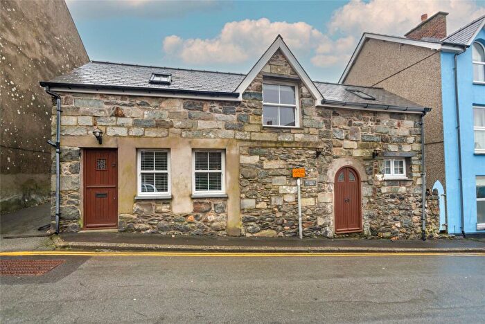 2 Bedroom Detached House For Sale In Castle Street, Criccieth, Gwynedd, LL52