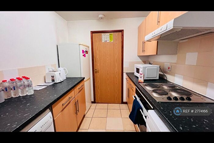 2 Bedroom Flat To Rent In Abbey Street, Nottingham, NG7