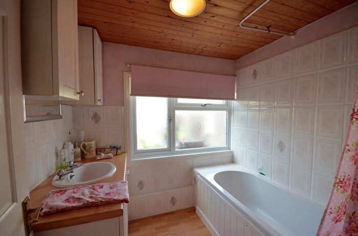 2 Bedroom Terraced House For Sale In Brighton Road, Watford, Hertfordshire, WD24