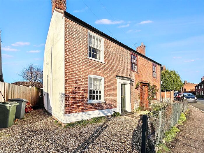 2 Bedroom Cottage For Sale In Foulsham, NR20