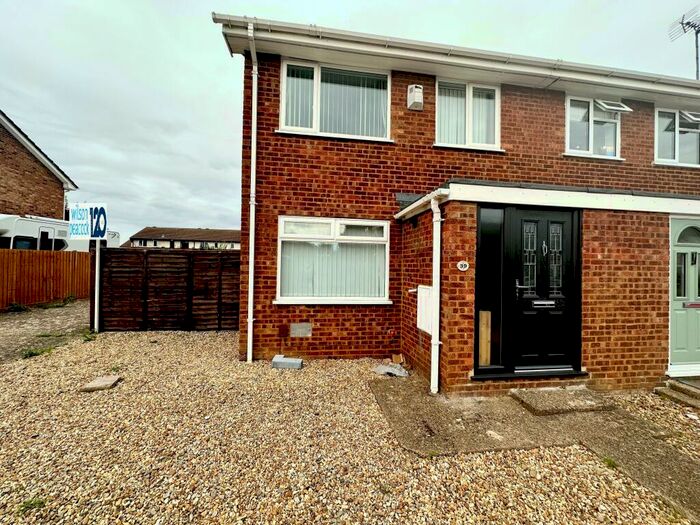 3 Bedroom End Of Terrace House To Rent In Holland Way, Newport Pagnell, Milton Keynes, MK16