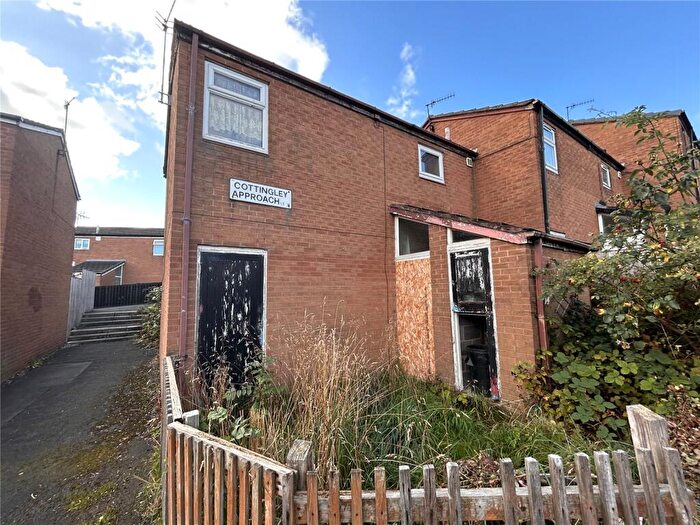 2 Bedroom Town House For Sale In Cottingley Approach, Leeds, West Yorkshire, LS11