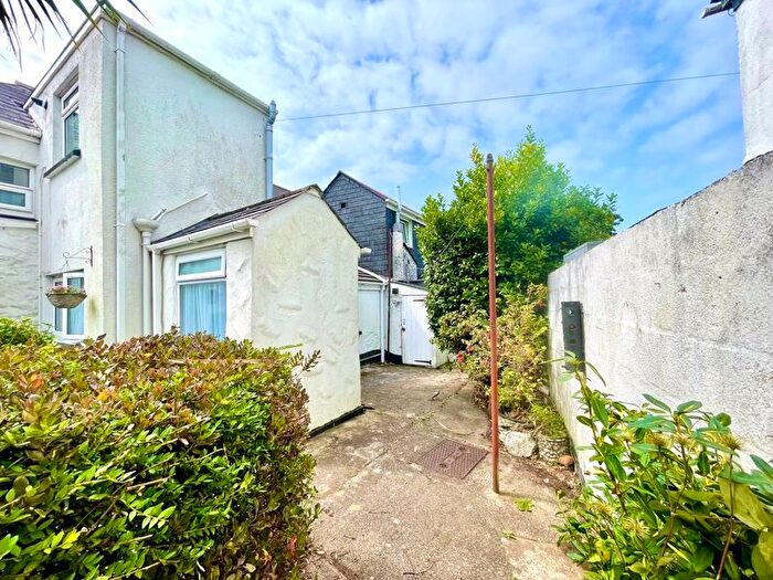 2 Bedroom End Terrace House For Sale In Pool - Chain Free Sale, Ideal First Time Buyer, TR15