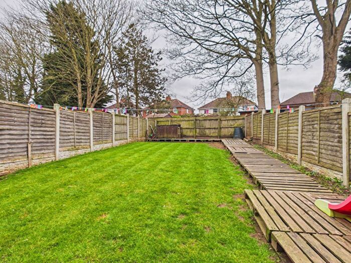 3 Bedroom Semi Detached House For Sale In Merlin Road, Scunthorpe, DN17