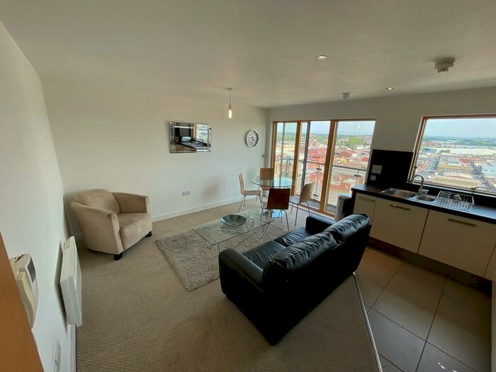 2 Bedroom Apartment To Rent In Britton House, Manchester, M4
