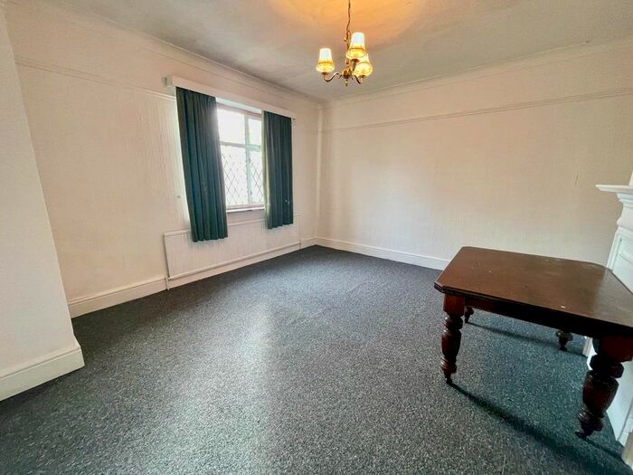 4 Bedroom Detached House To Rent In Yeading Lane, Hayes, UB4