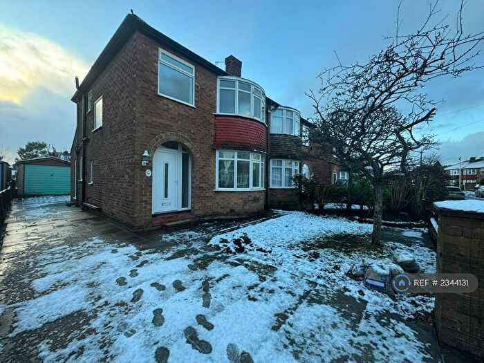 4 Bedroom Semi-Detached House To Rent In Okehampton Crescent, Sale, M33