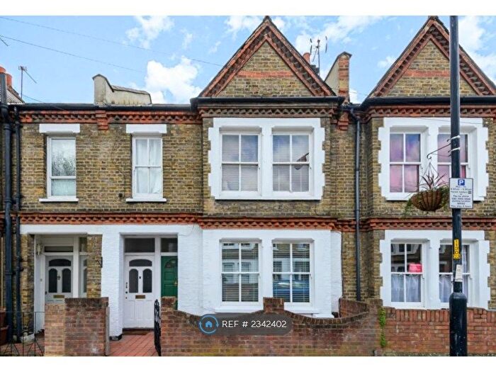1 Bedroom Maisonette To Rent In Aylesbury Road, London, SE17