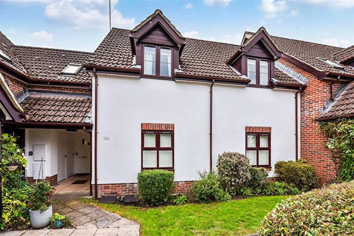 2 Bedroom Property For Sale In Carters Meadow, Charlton, SP10