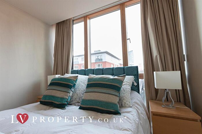 2 Bedroom Apartment To Rent In Canal Wharf Apartments, B1