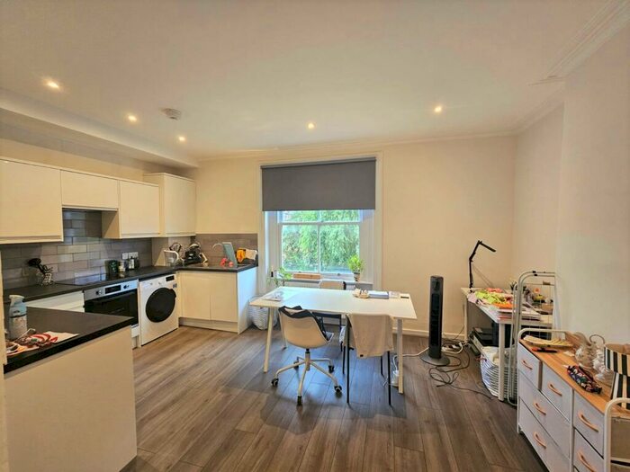 1 Bedroom Flat To Rent In Parkhurst Road, Holloway, N7