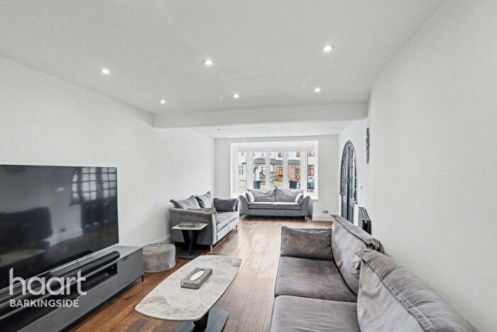 3 Bedroom Semi-Detached House For Sale In Wensleydale Avenue, Clayhall, IG5