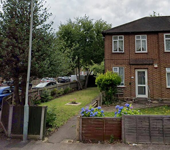 2 Bedroom Maisonette To Rent In Botwell Lane, Hayes, UB3