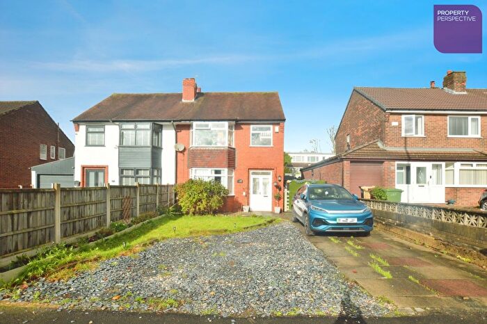 3 Bedroom Semi Detached House For Sale In Park Road, Westhoughton, BL5