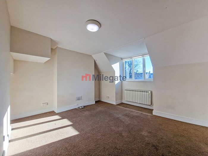 2 Bedroom Flat To Rent In Beech House Road, Croydon, CR0