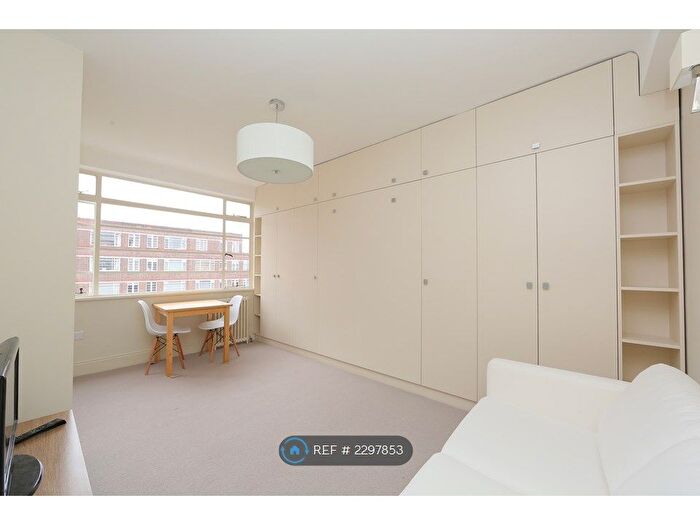 Studio To Rent In Du Cane Court, London, SW17