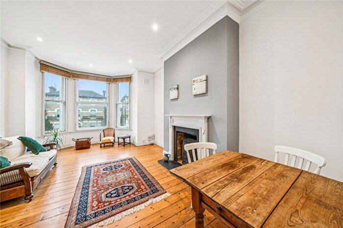 2 Bedroom Apartment For Sale In Nightingale Lane, SW12