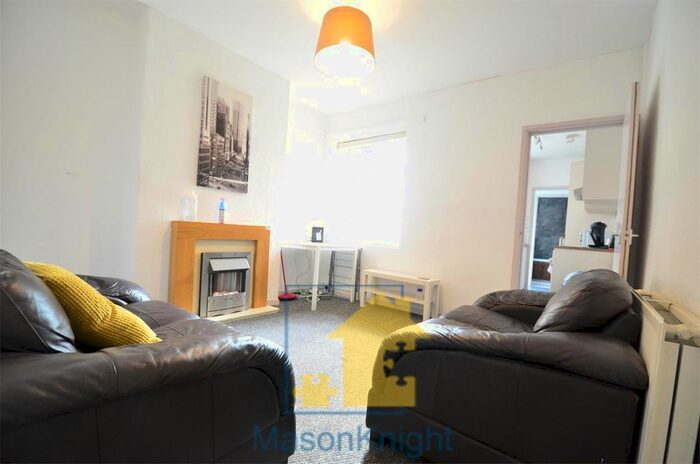 4 Bedroom End Of Terrace House To Rent In Westminster Road, Selly Oak, Birmingham, B29