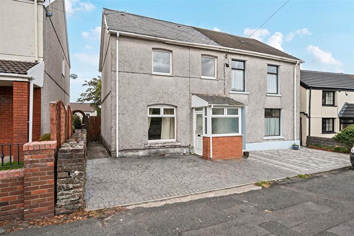 4 Bedroom Semi-Detached House For Sale In Woodlands Road, Loughor, Swansea, SA4