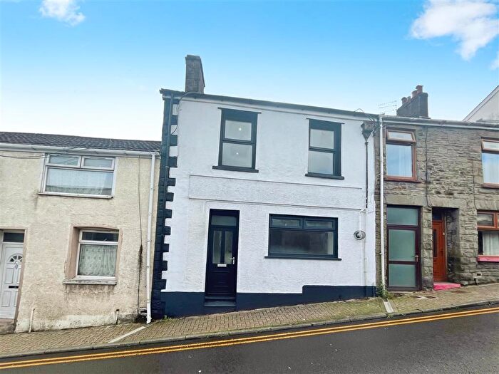 4 Bedroom Property To Rent In High Street, Graig, Pontypridd, CF37