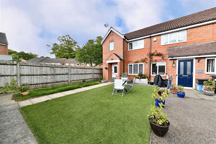 3 Bedroom End Of Terrace House For Sale In Rye Close, Stevenage, SG1