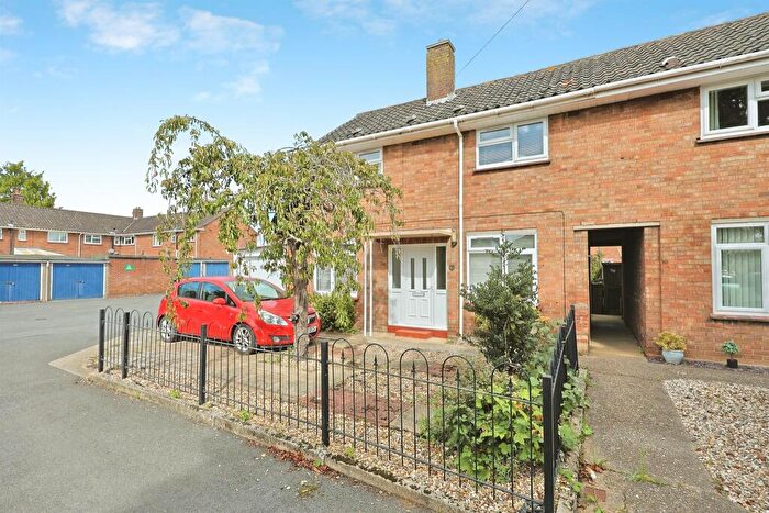 3 Bedroom End Of Terrace House For Sale In Woodforde Road, Norwich, NR7