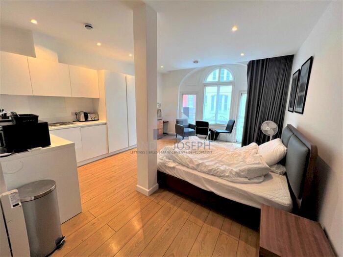 Studio To Rent In Shaftesbury Avenue, Piccadilly Circus, W1D