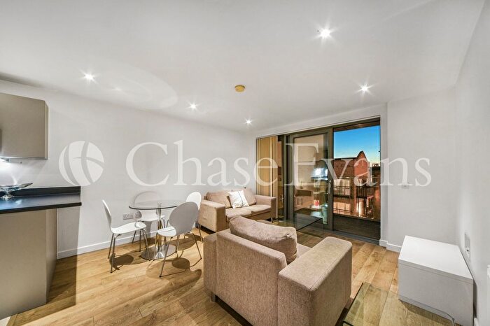 1 Bedroom Flat For Sale In Bootmakers Court, Ben Jonson Road, Stepney Green, London, E1