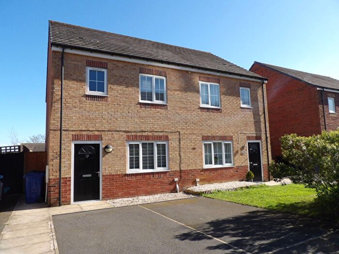 3 Bedroom Semi Detached House To Rent In Lakeside Rise, Askern, Doncaster, DN6