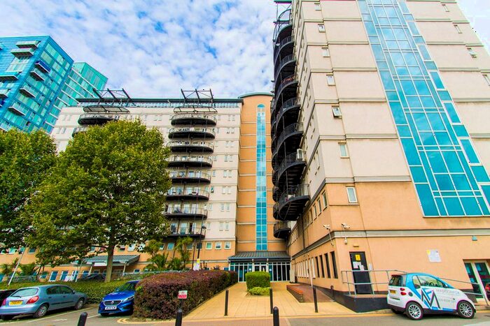 2 Bedroom Flat To Rent In High Street, London, E15