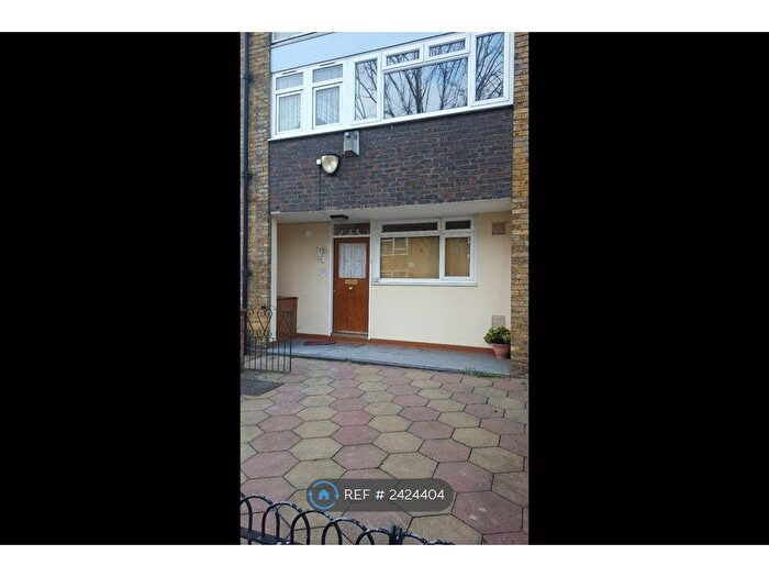 4 Bedroom Maisonette To Rent In Portelet Road, London, E1