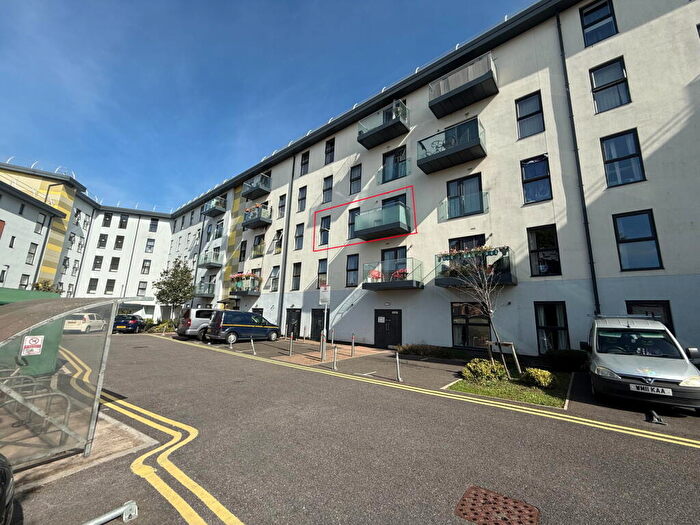 2 Bedroom Apartment For Sale In Walkinshaw Court, Gloucester, GL1