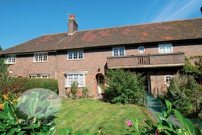 1 Bedroom Apartment To Rent In Neale Close, Hampstead Garden Suburb, N2