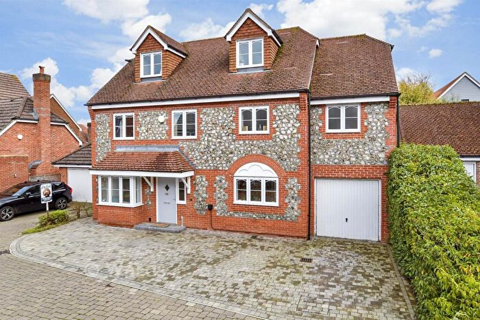 5 Bedroom Detached House For Sale In Quindell Place, Kings Hill, West Malling, Kent, ME19