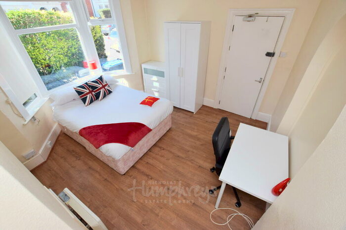 5 Bedroom Terraced House To Rent In Adams Avenue, Abington, Northampton, NN1