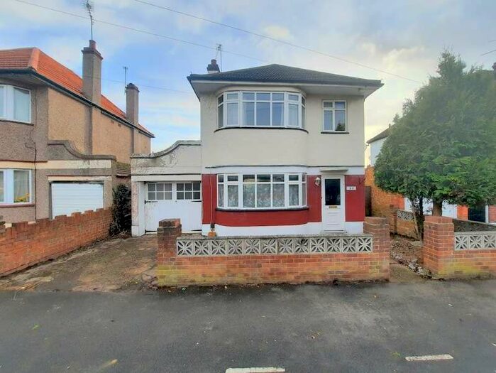 3 Bedroom Property To Rent In Colonial Road, Bedfont, TW14