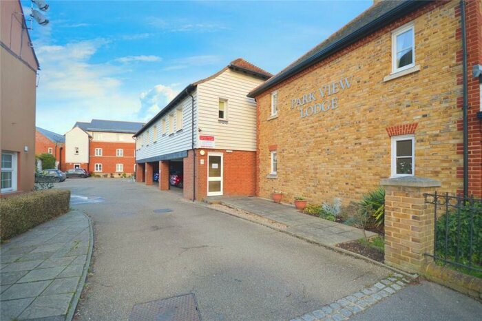 1 Bedroom Flat To Rent In East Street, Faversham, Kent, ME13