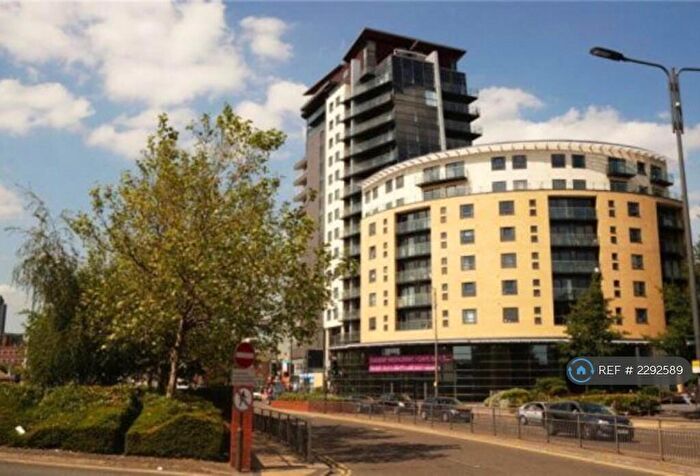 1 Bedroom Flat To Rent In Skyline, Leeds, LS9